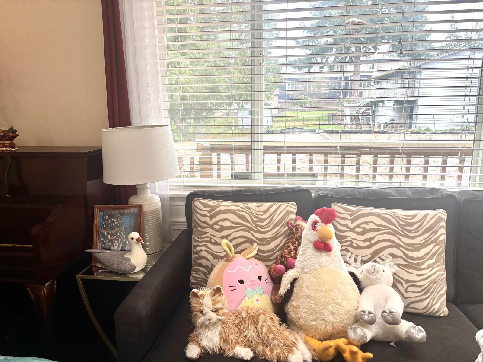 Edmonds Villa common room