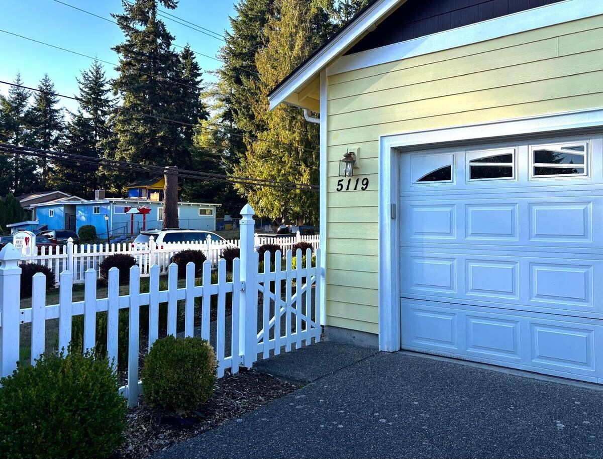 Edmonds Villa front facade