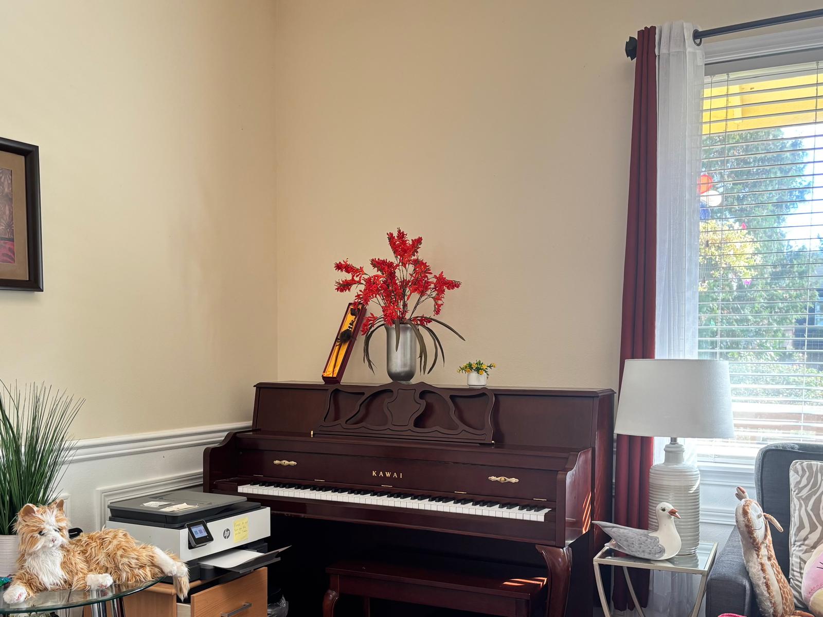 Edmonds Villa piano