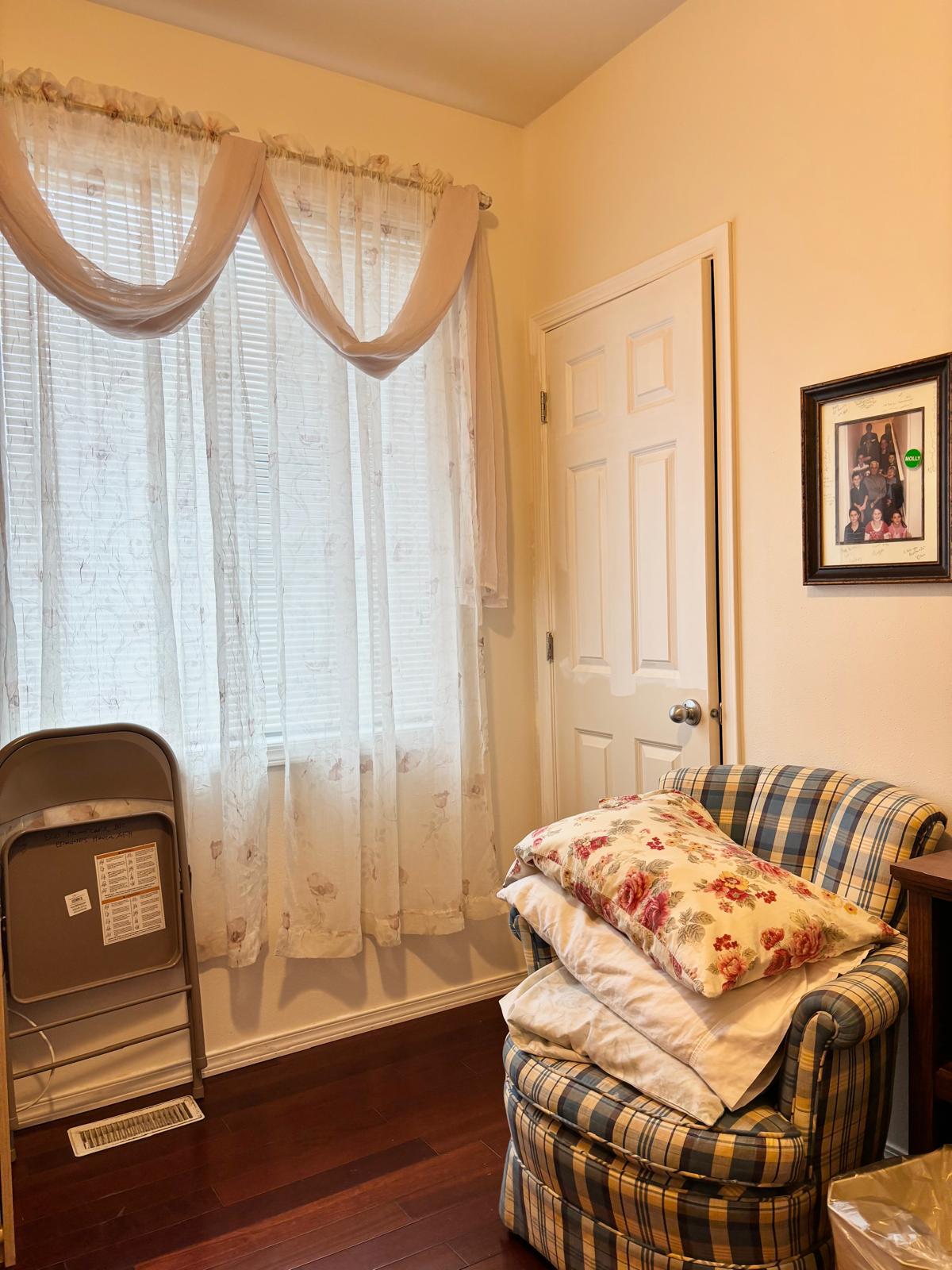 Edmonds Villa bedroom