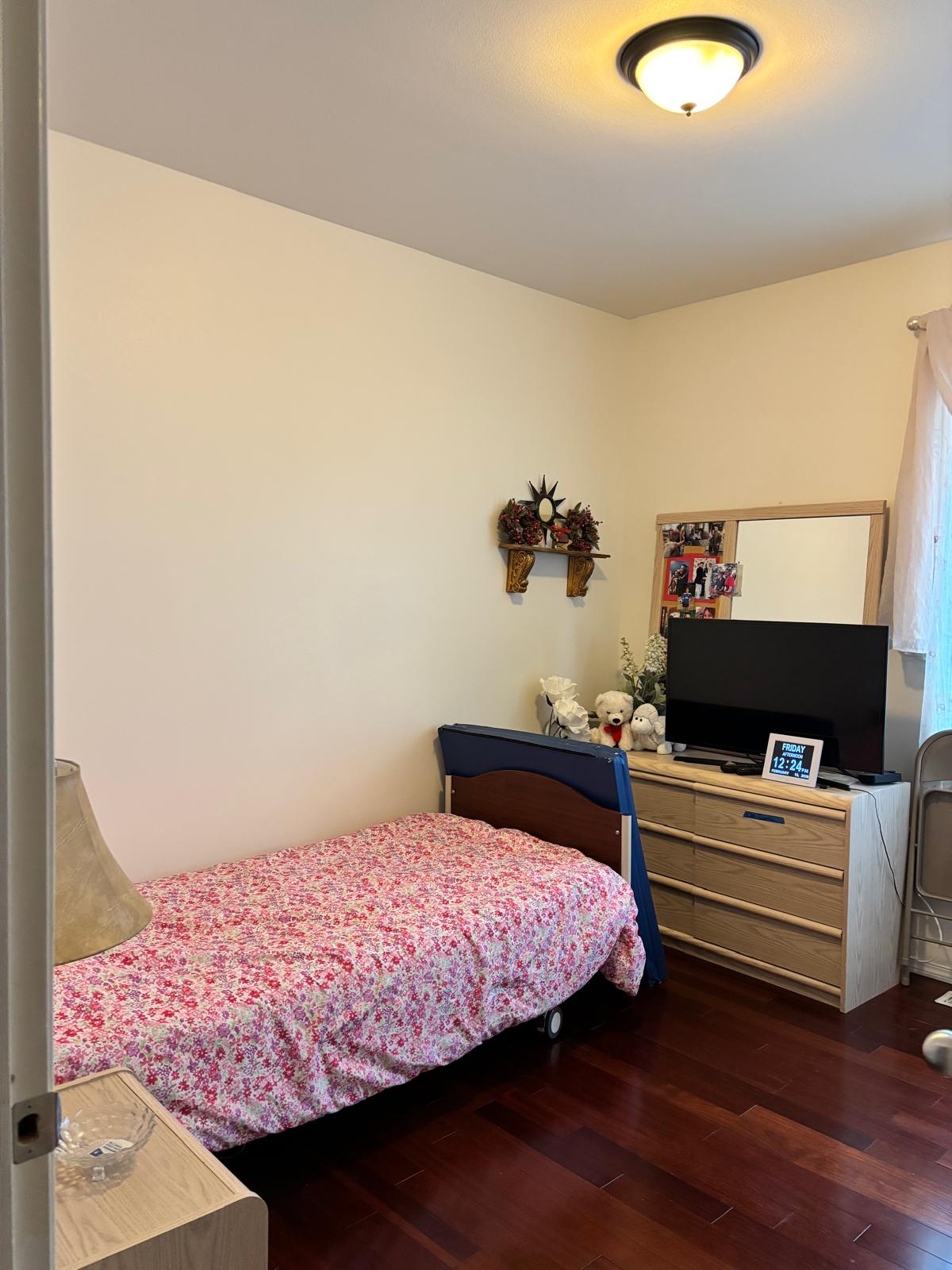 Edmonds Villa bedroom