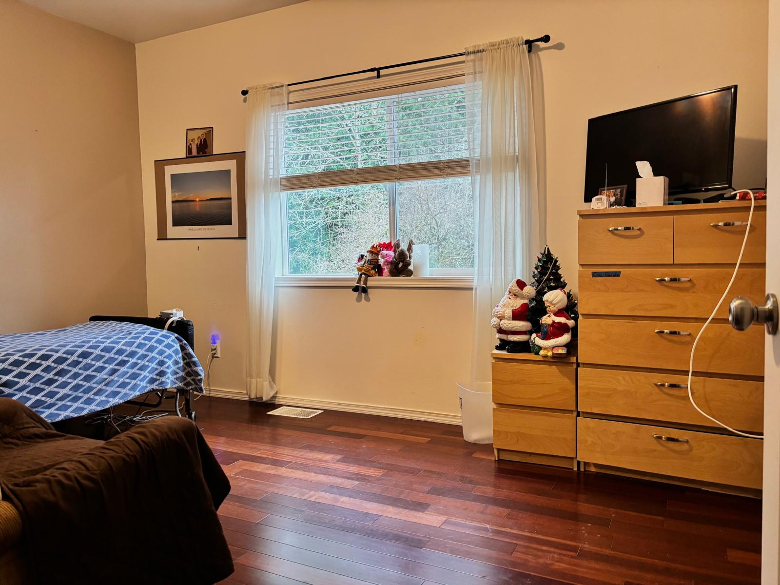 Edmonds Villa bedroom