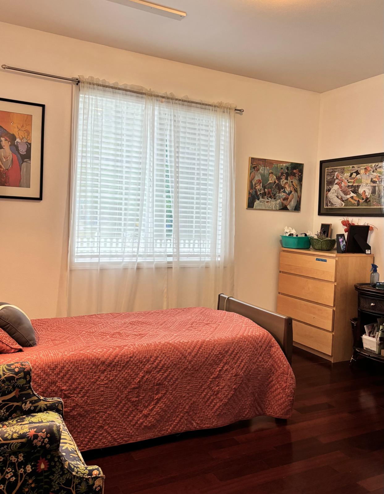 Edmonds Villa bedroom