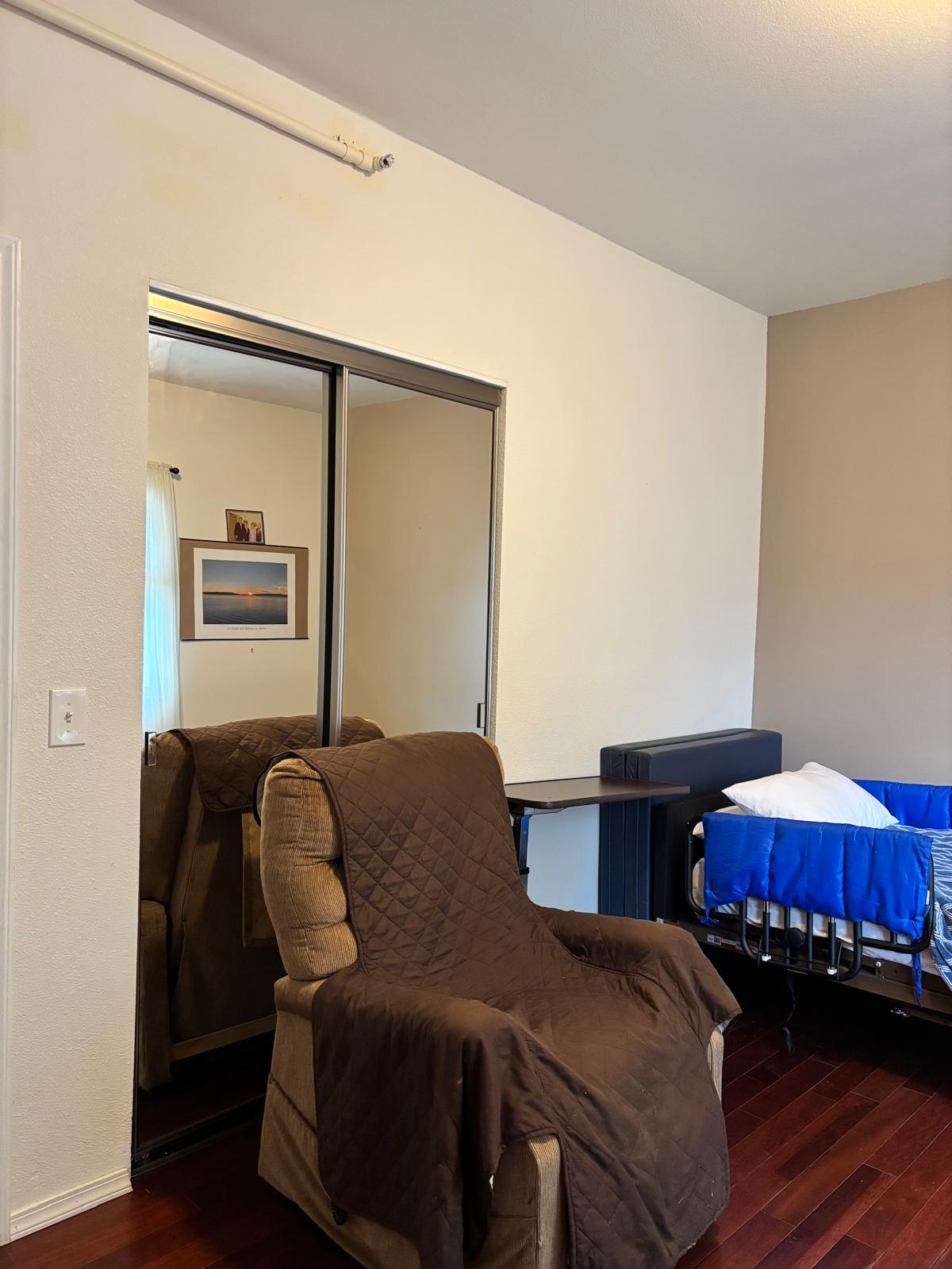 Edmonds Villa bedroom