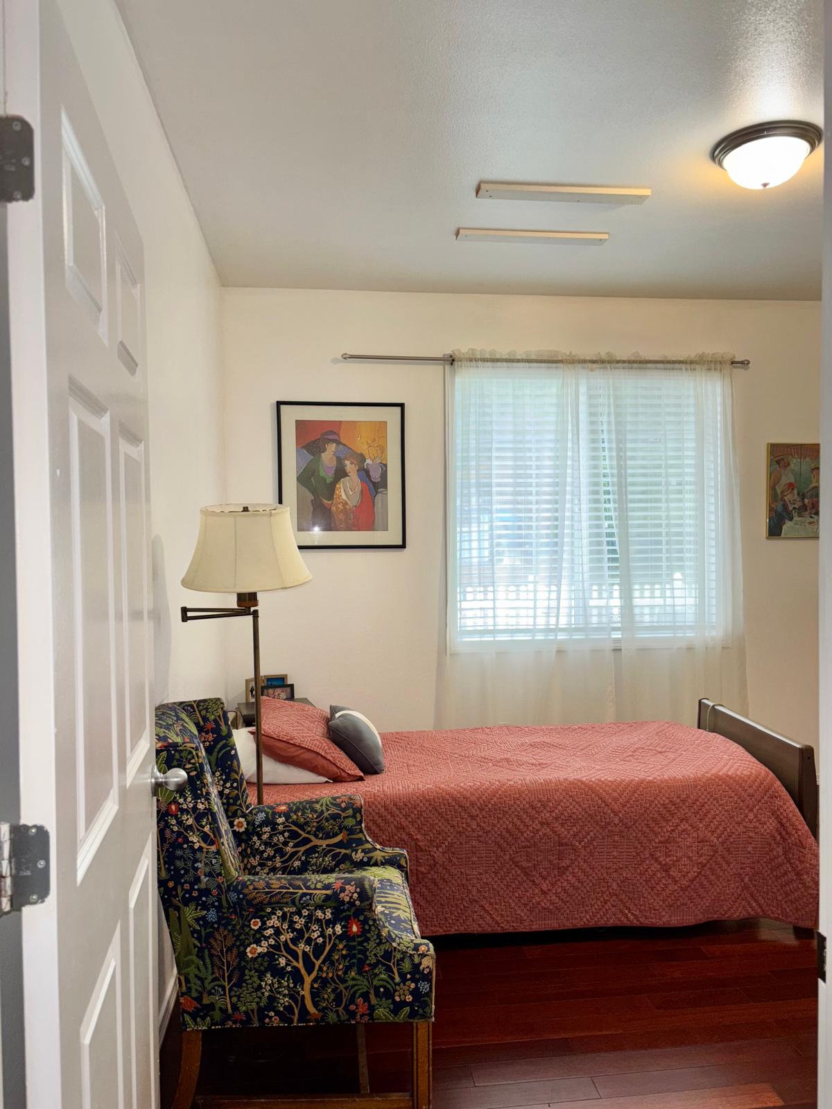 Edmonds Villa bedroom