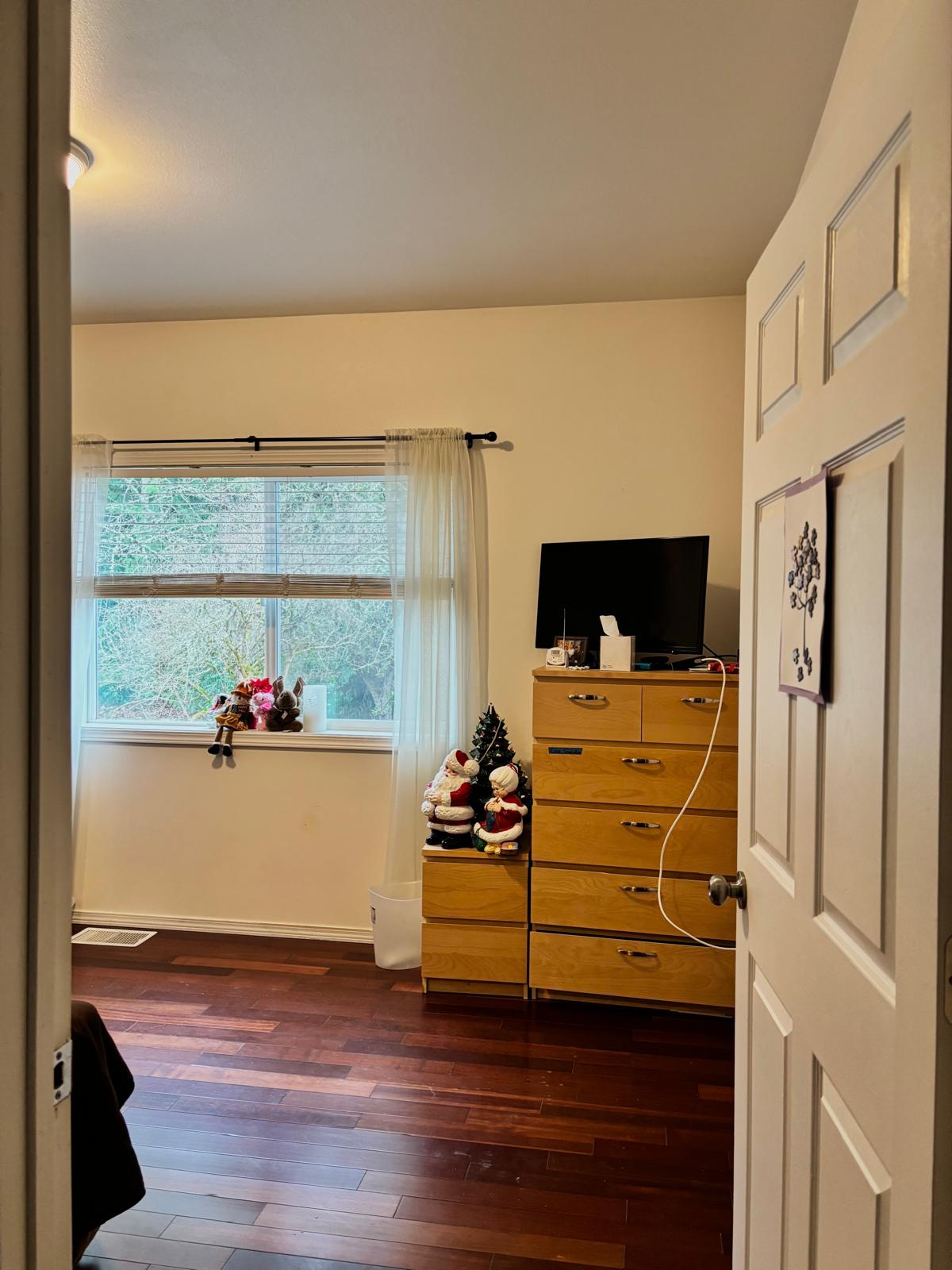 Edmonds Villa bedroom